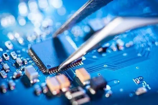 市場預(yù)估Q4內(nèi)存DRAM降價15％左右，DDR5價格更接近DDR4